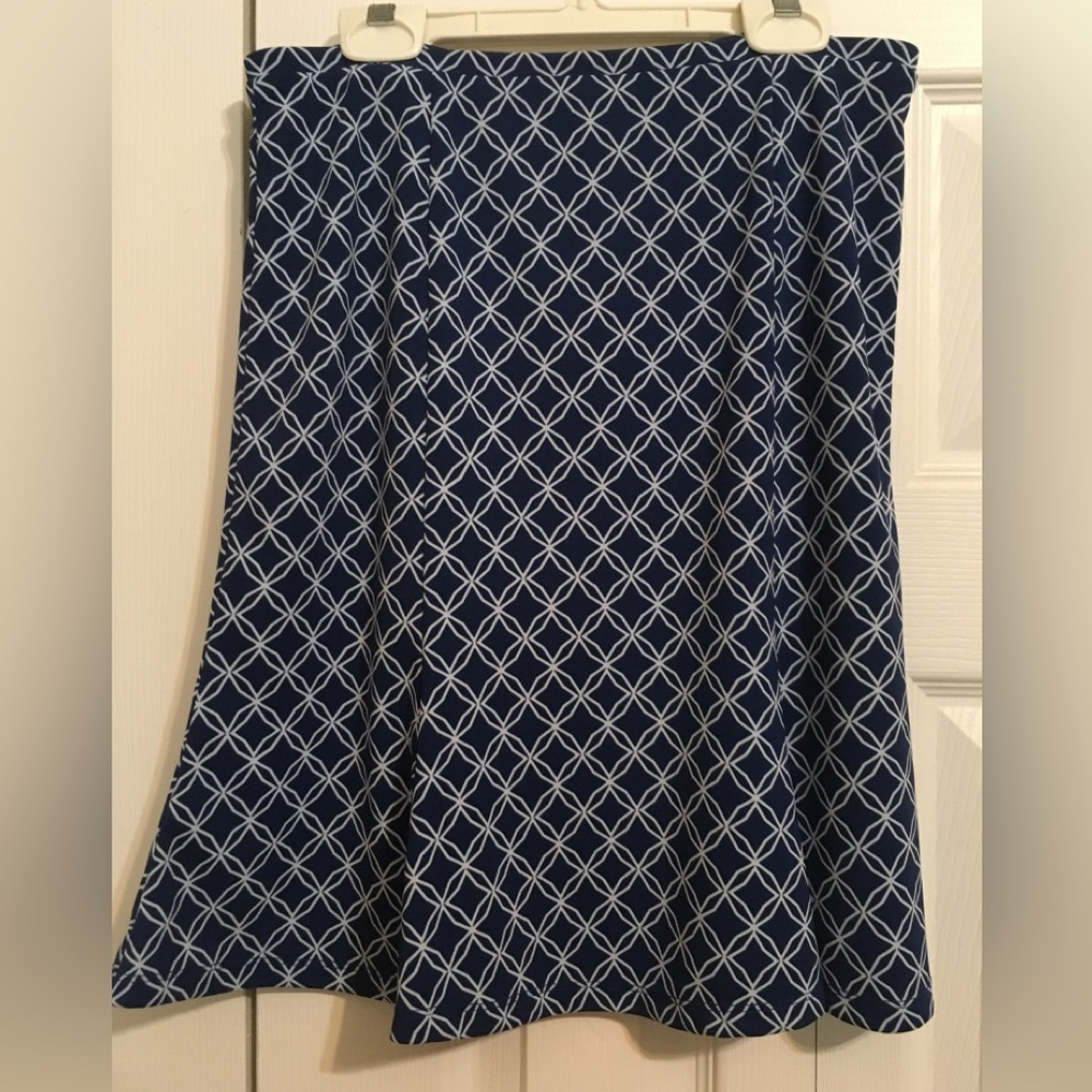 Express skirt size XS blue with white